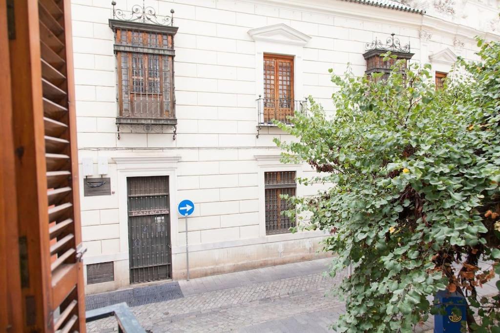 Modern & Nice Apartment. Old Town. Private Parking セビリア エクステリア 写真